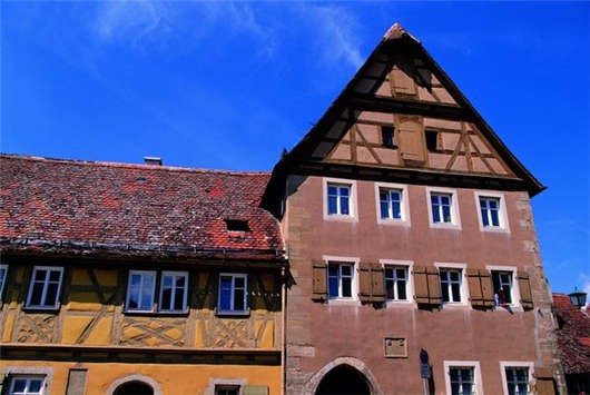 <a style='color:#268bd1;cursor:pointer;' href='/'>移民德國</a>,房產價格飆升是不是好事? 移民德國,房產價格飆升是不是好事?