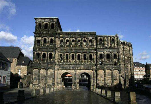 醫(yī)療保障，衛(wèi)生保健與健康保險